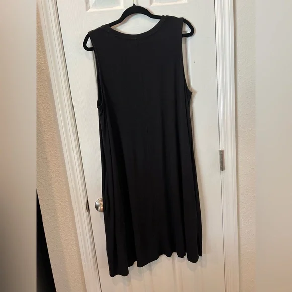 COPY - Time and Tru Black Midi Dress - Picture 2 of 3